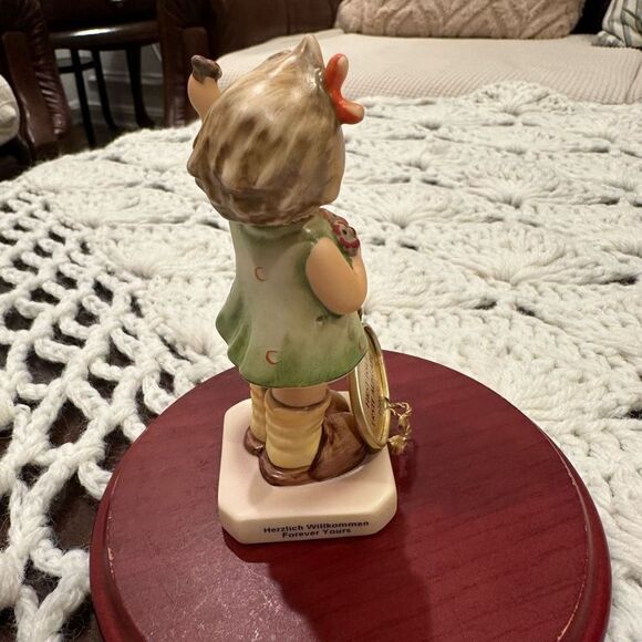 M.I Hummel Club‎ First Issue Forever Yours Vintage New in Box Porcelain Figurine - Picture 5 of 10